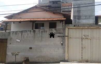 Imagem: A casa possui 3 Dormitórios, 1 Banheiro, 4 Vagas na garagem