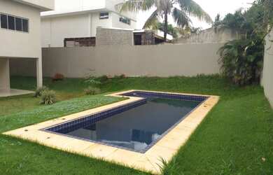 Imagem: A casa em condomínio possui 4 Dormitórios, 3 Banheiros, 3