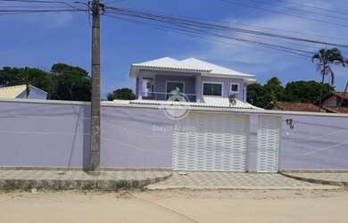 Imagem: A casa possui 4 Dormitórios, 5 Banheiros e 600m² de Área