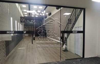 Imagem: O depósito possui 2 Vagas na garagem, 300m² de Área e está