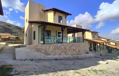 Imagem: A casa em condomínio possui 3 Dormitórios, 1 Banheiro, 3 Vagas