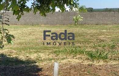 Imagem: O terreno possui 450m² de Área e está localizado em Porto