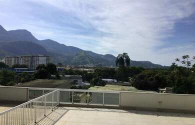 Imagem: A casa em condomínio possui 3 Dormitórios, 4 Banheiros, 3