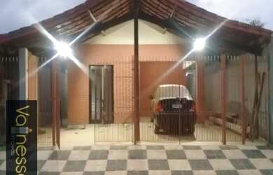 Imagem: A casa possui 3 Dormitórios, 3 Banheiros, 3 Vagas na garagem