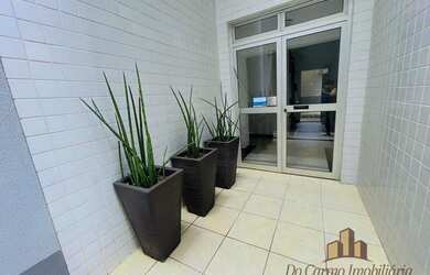 Imagem: O apartamento possui 3 Dormitórios, 1 Banheiro, 3 Vagas na