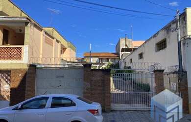 Imagem: O depósito possui 5 Vagas na garagem e 387m² de Área e está