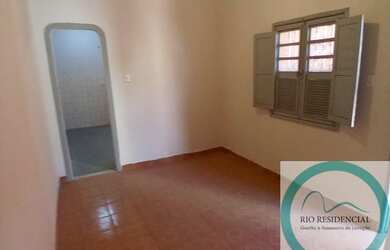 Imagem: A casa possui 2 Dormitórios e está localizado em Penha Circular