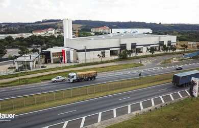 Imagem: O depósito possui 5 Vagas na garagem, 8.522m² de Área, Imóvel