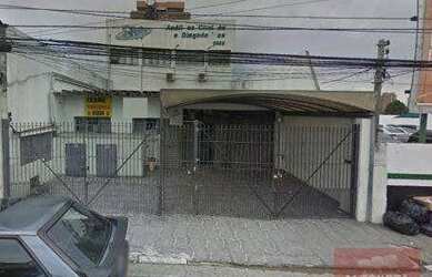 Imagem: O depósito possui 4 Vagas na garagem, 677m² de Área e está