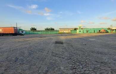 Imagem: O depósito possui 5 Vagas na garagem, 1.200m² de Área e