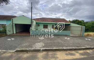 Imagem: A casa possui 5 Dormitórios, 3 Banheiros, 4 Vagas na garagem