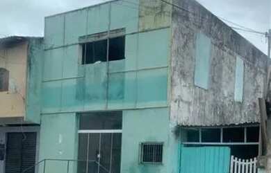 Imagem 1: Vendo galpão com casa duplex