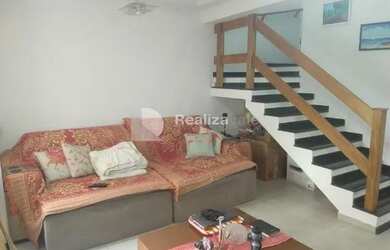 Imagem: A casa possui 2 Dormitórios, 3 Banheiros, 2 Vagas na garagem