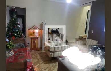 Imagem: A casa para alugar possui 4 Dormitórios, 4 Banheiros, 4 Vagas