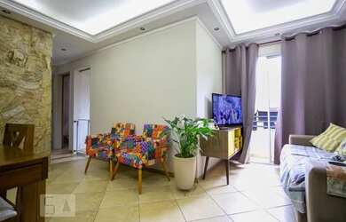 Imagem: O apartamento possui 2 Dormitórios, 1 Banheiro, 1 Vaga na garagem