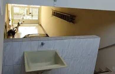 Imagem: A casa possui 2 Dormitórios, 1 Banheiro, 1 Vaga na garagem