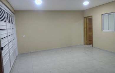 Imagem: A casa em condomínio possui 2 Dormitórios, 2 Banheiros, 2