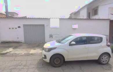 Imagem: A casa possui 5 Dormitórios, 3 Banheiros, 4 Vagas na garagem