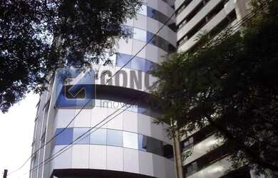 Imagem: O depósito possui 4 Vagas na garagem, 155m² de Área e está