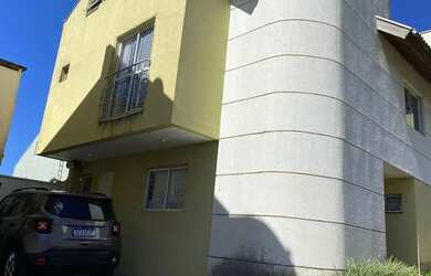 Imagem: A casa em condomínio à venda possui 3 Dormitórios, 3 Banheiros