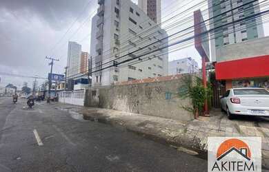 Imagem: O depósito possui 4 Vagas na garagem, 260m² de Área e está