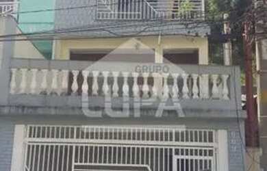 Imagem: A casa possui 3 Dormitórios, 4 Banheiros, 2 Vagas na garagem