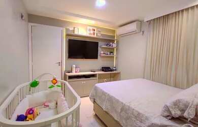 Imagem: A casa possui 4 Dormitórios, 5 Banheiros, 3 Vagas na garagem