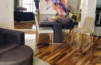 Imagem: O apartamento possui 3 Dormitórios, 1 Banheiro, 2 Vagas na