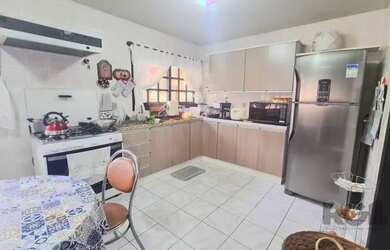 Imagem 16: Casa em Cristo Redentor. 320m² de Área, 5 Vagas na garageme4 Dormitórios