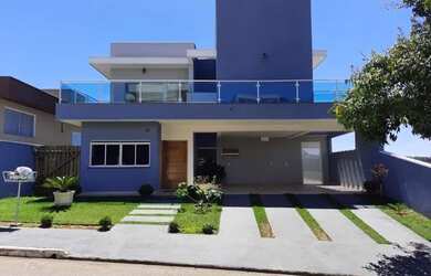 Imagem: A casa possui 3 Dormitórios, 4 Banheiros, 4 Vagas na garagem