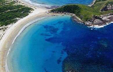 Imagem: A casa possui 2 Dormitórios e 1 Vaga na garagem e está localizado