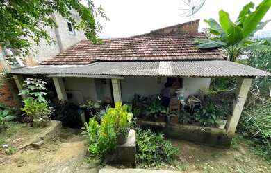 Imagem: A casa possui 2 Dormitórios, 1 Banheiro e 250m² de Área e