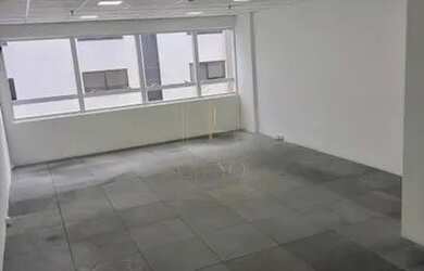 Imagem: O depósito possui 1 Vaga na garagem e 42m² de Área e está