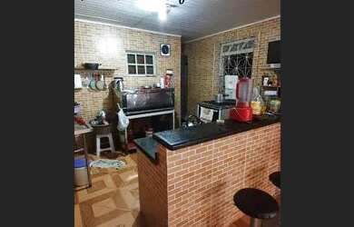 Imagem: A casa possui 2 Dormitórios, 2 Banheiros, 2 Vagas na garagem