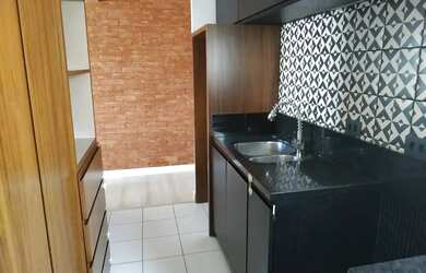 Imagem: O apartamento possui 2 Dormitórios, 1 Banheiro, 1 Vaga na garagem