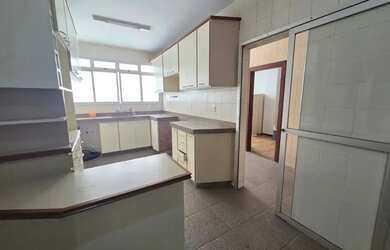 Imagem 8: Imóvel para venda possui 265 metros quadrados com 4 quartos em Praia...