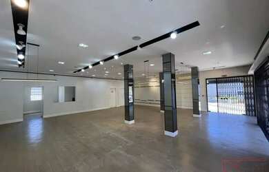 Imagem 3: Sala Comercial em CENTRO. Varandae100m² de Área