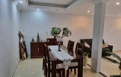 Imagem 15: Casa no bairro JD. Veneza em Volta Redonda com 4 quartos sendo 3 suítes, 2 salas