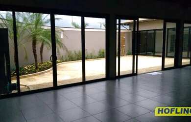 Imagem: O depósito possui 328m² de Área e está localizado em Parque