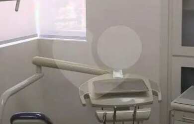 Imagem: O depósito possui 1 Vaga na garagem, 33m² de Área e está