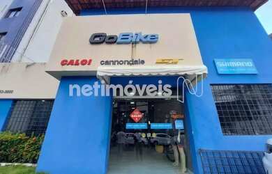 Imagem: O depósito possui 4 Vagas na garagem e 371m² de Área e está