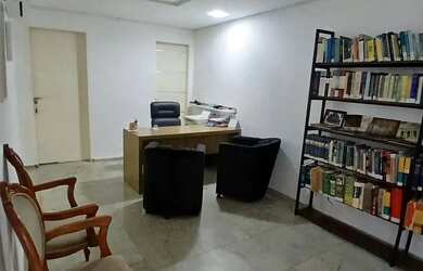 Imagem 3: Imóvel para venda tem 300 metros quadrados com 10 quartos em Ilha do...