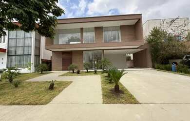 Imagem: A casa em condomínio possui 3 Dormitórios, 4 Banheiros, 5