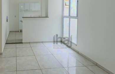 Imagem: O apartamento possui 2 Dormitórios, 1 Banheiro, 1 Vaga na garagem