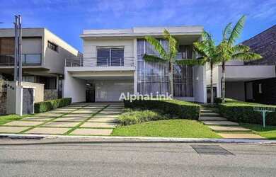 Imagem: A casa em condomínio possui 3 Dormitórios, 5 Banheiros, 4