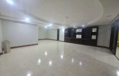 Imagem: O apartamento possui 4 Dormitórios, 5 Banheiros, 2 Vagas na