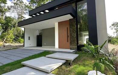 Imagem: A casa em condomínio possui 3 Dormitórios, 4 Banheiros, 4