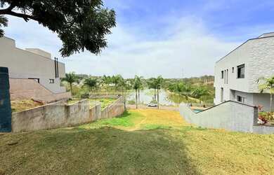 Imagem: O terreno possui 575m² de Área e está localizado em Bragança