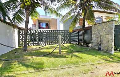 Imagem: A casa possui 2 Dormitórios, 3 Banheiros, 1 Vaga na garagem