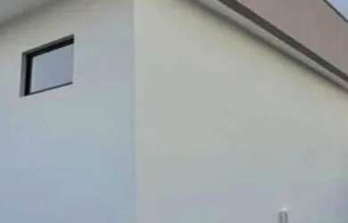 Imagem: A casa possui 4 Dormitórios, 5 Banheiros, 2 Vagas na garagem